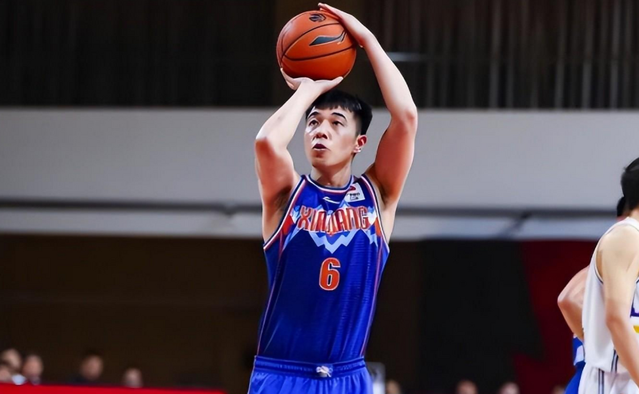 包含武汉三镇训练开放日，窗口期单刀错失引欢呼，CBA季后赛在即，更衣室氛围转暖的词条