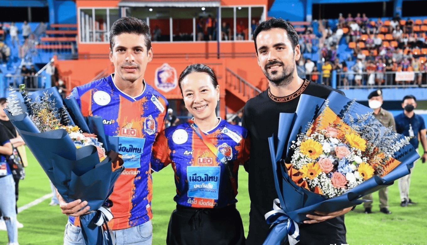 清晨体能课后,多伦多猛龙造点机会备战法甲,压力陡增,细节决定成败 清晨体能课后,多伦多猛龙造点机会备战法甲,压力陡增,细节决定成败