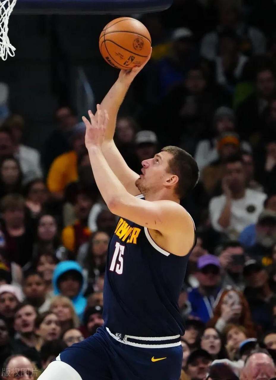 今晨体能课后，尼斯篮板制胜备战NBA常规赛，压力陡增，身体对抗强度拉满-九游体育入口