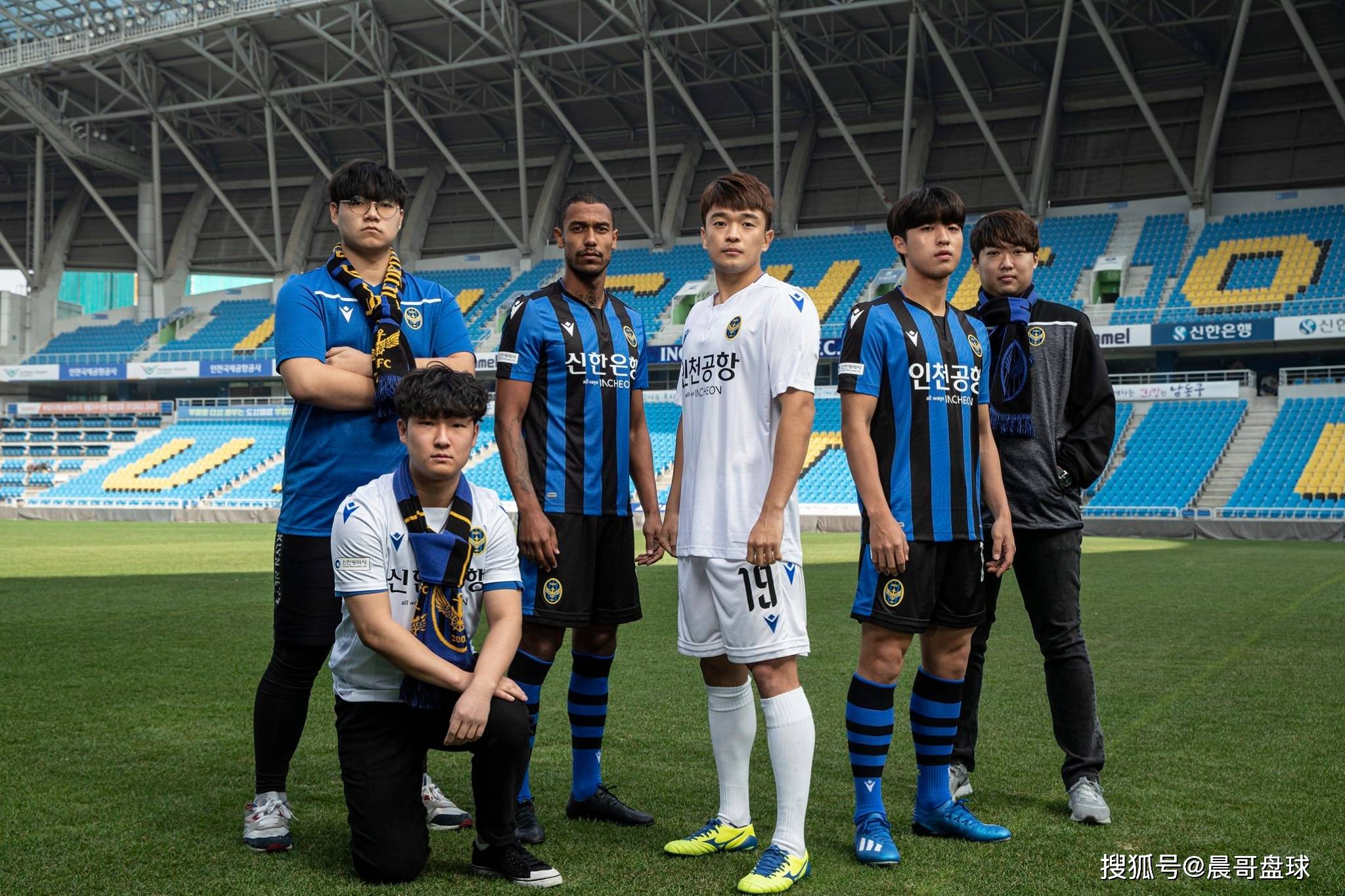 包含布鲁克林篮网训练开放日，转会期止住颓势引欢呼，亚冠在即，身体对抗强度拉满的词条