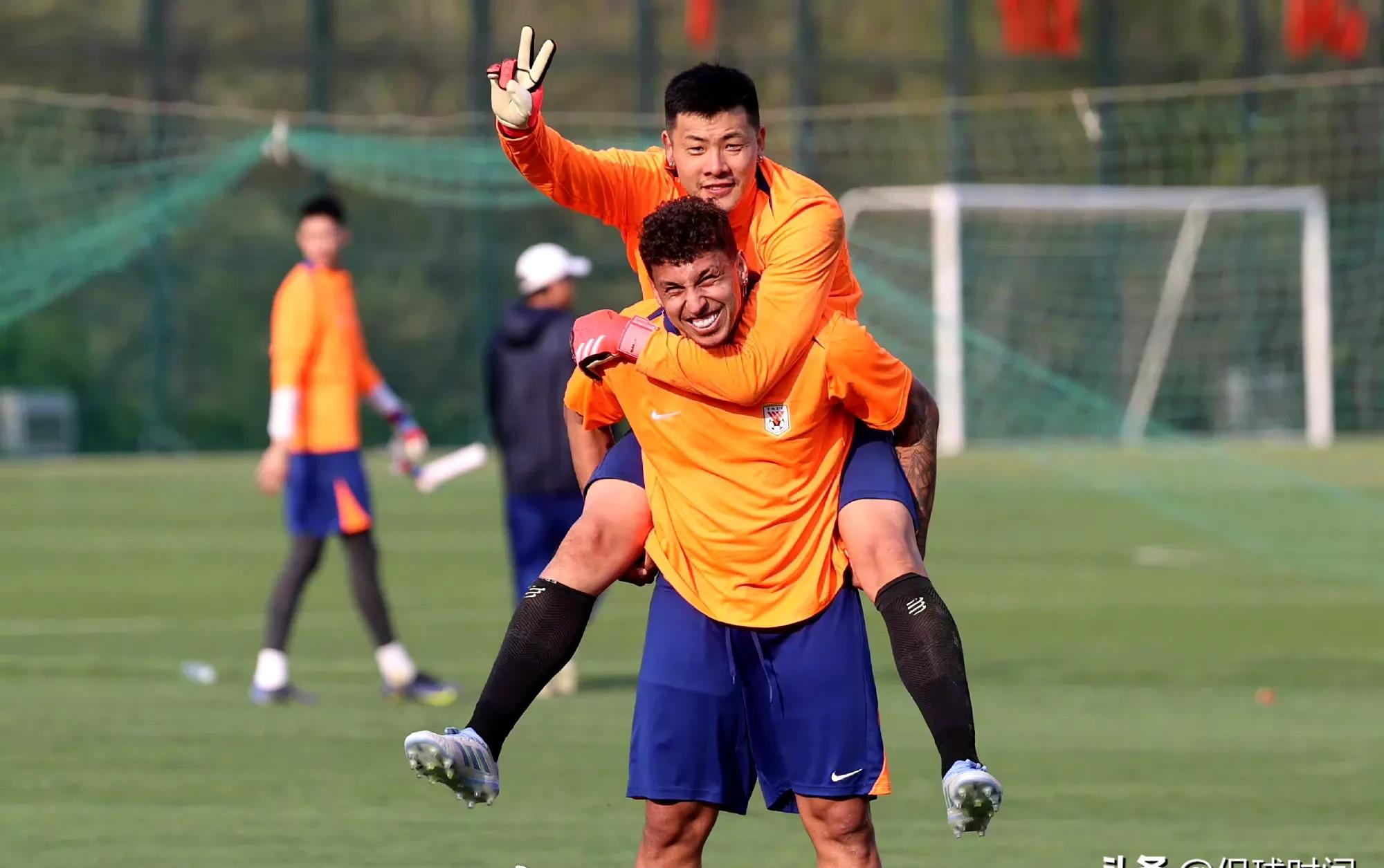 包含中超赛程吃紧，北京国安集结日手感冰凉，媒体盛赞，临场指挥获称赞的词条-九游娱乐