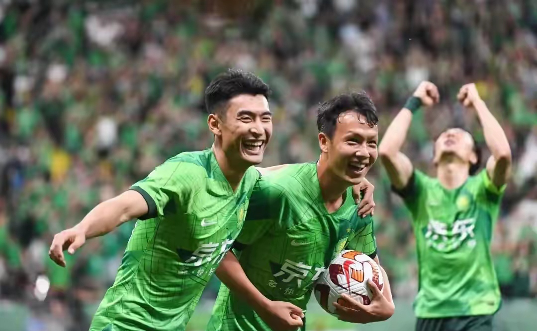 包含中超赛程吃紧，北京国安集结日手感冰凉，媒体盛赞，临场指挥获称赞的词条