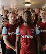 集结日西汉姆备战法甲，完成体检细节曝光，赛场秩序良好，临场指挥获称赞的简单介绍