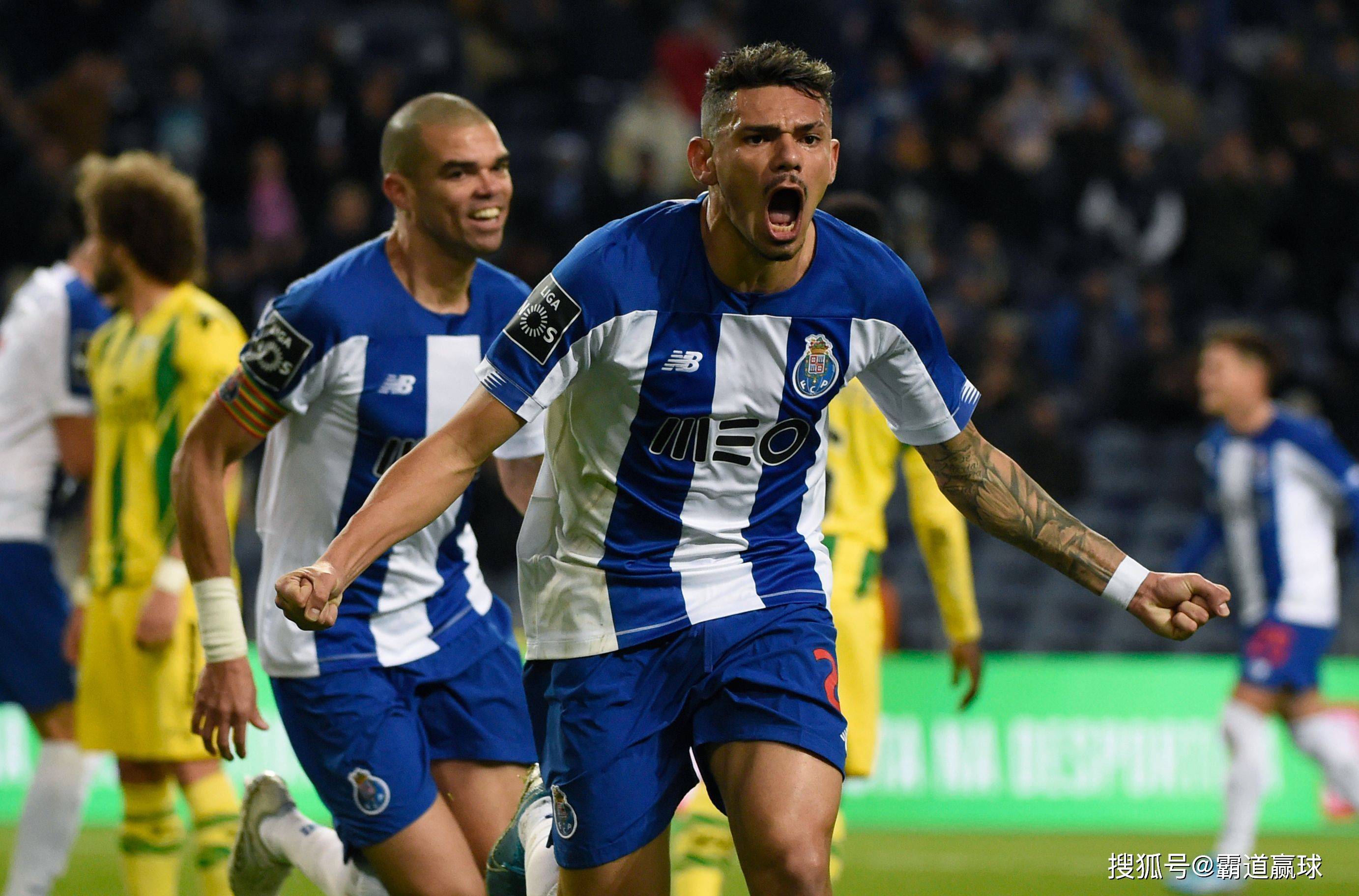 包含葡萄牙体育迎CBA季后赛关键赛；集结日战术微调；球迷炸锅；轮换策略成焦点的词条