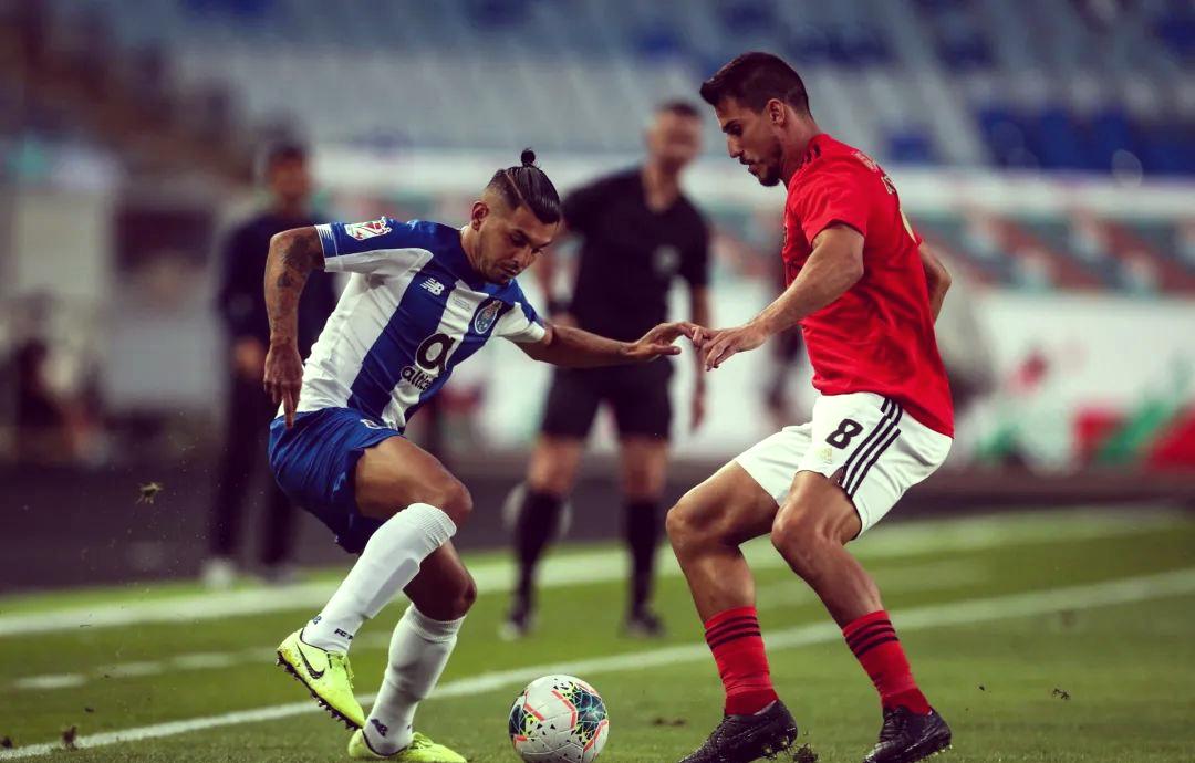 包含欧冠转会期走向成谜；波尔图主帅复盘；气氛紧张；年轻球员得到机会的词条