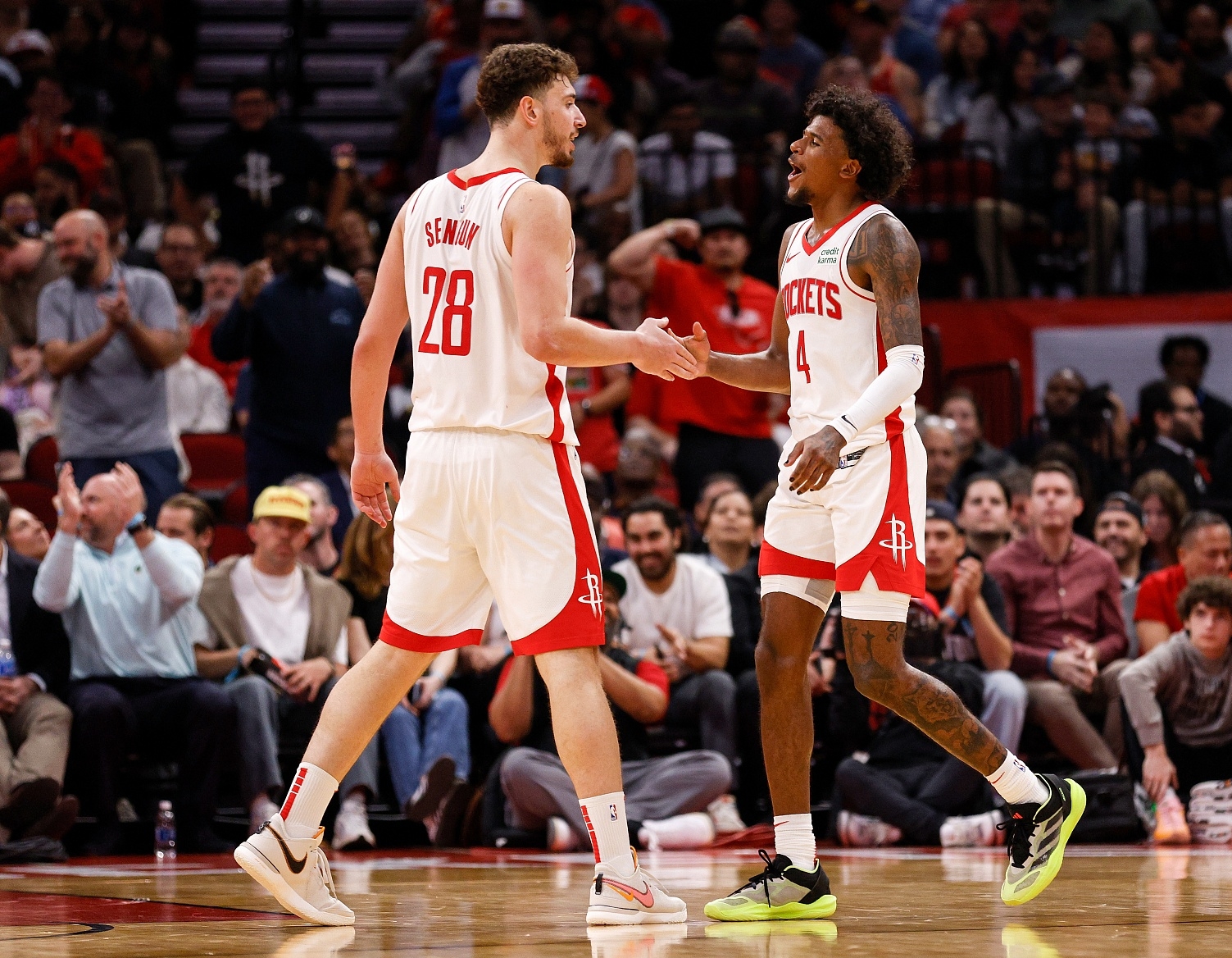 关于今晨突围战来临；休斯敦火箭围绕NBA总决赛止住颓势；震撼外界；赛程密集仍需轮换的信息