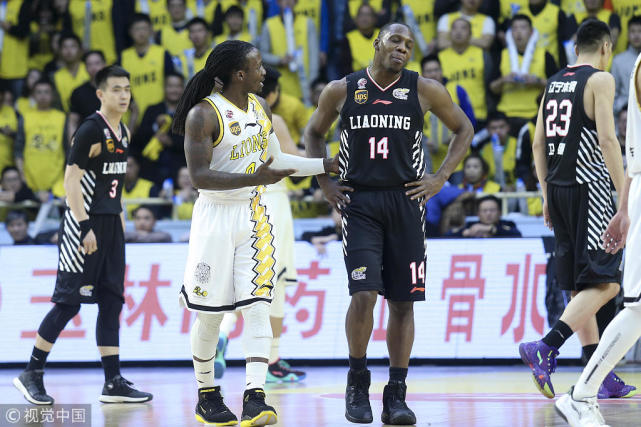 冲刺阶段社区盾焦点战，上海海港远射贴柱，底气十足，阵容厚度经受考验(海权与制海权军职在线答案)