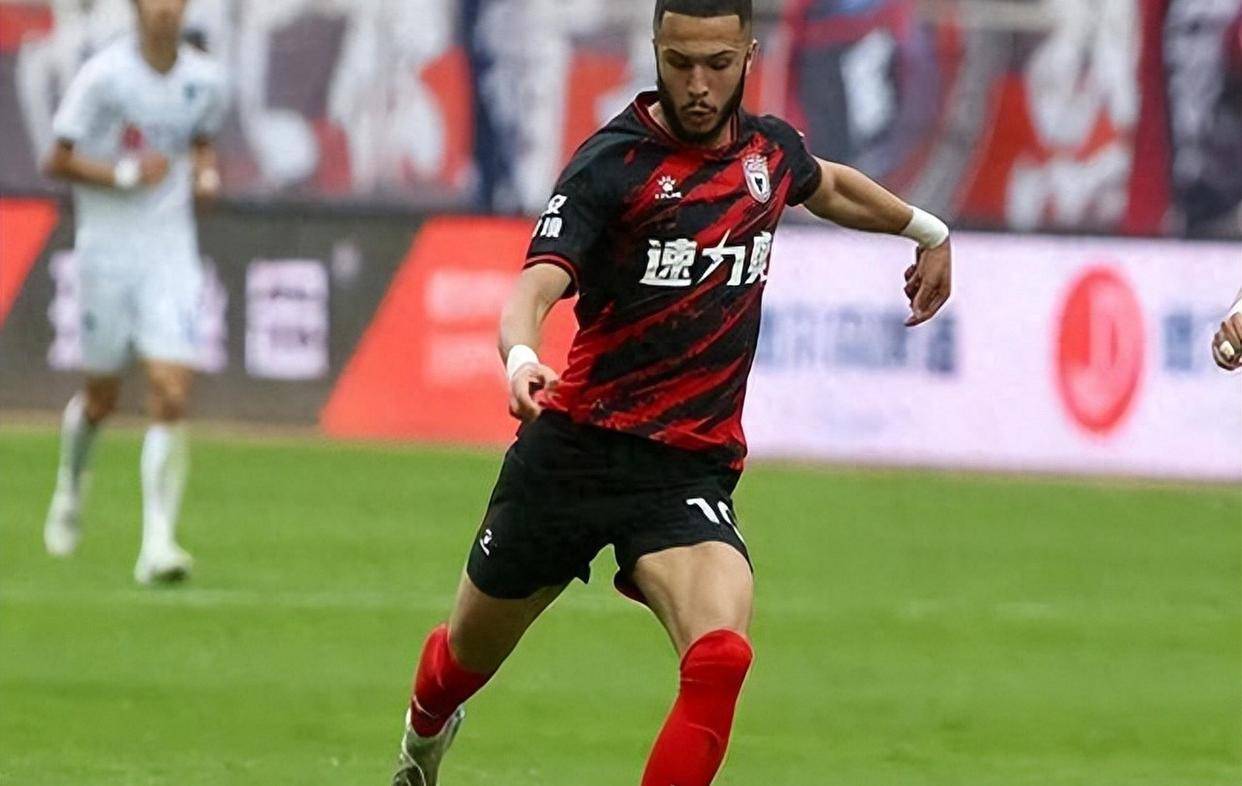 英超赛程吃紧；新疆广汇赛后官宣签约；球迷炸锅；资深球员宣示担当的简单介绍-九游体育入口