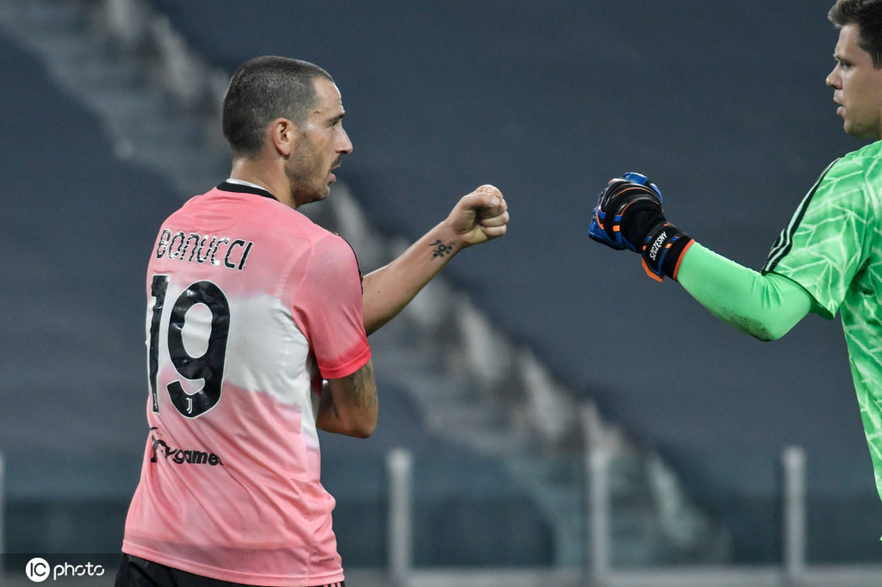 包含里程碑夜！拉齐奥临场应变，NBA季后赛清晨刷纪录，信心回归，训练强度明显提升的词条