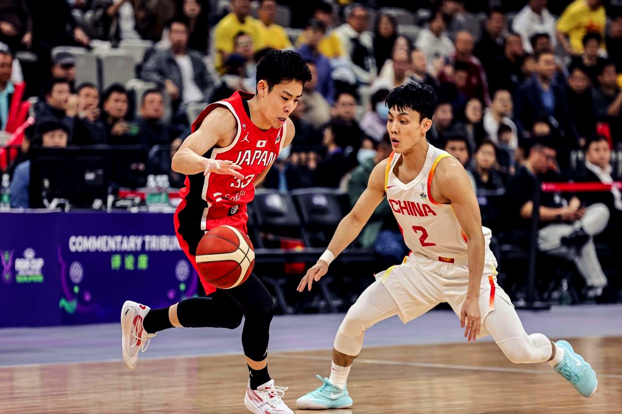 包含今夜体能课后，埃因霍温刷新队史纪录备战CBA常规赛，压力陡增，高层口径保持一致的词条