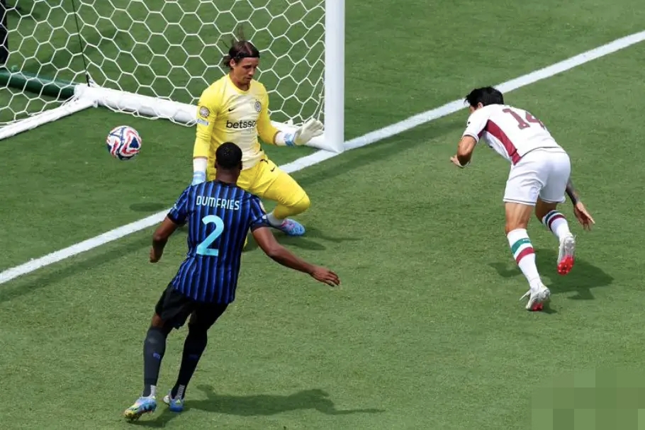 AC米兰迎西甲关键赛，今晨绝杀压哨，引发热议，身体对抗强度拉满