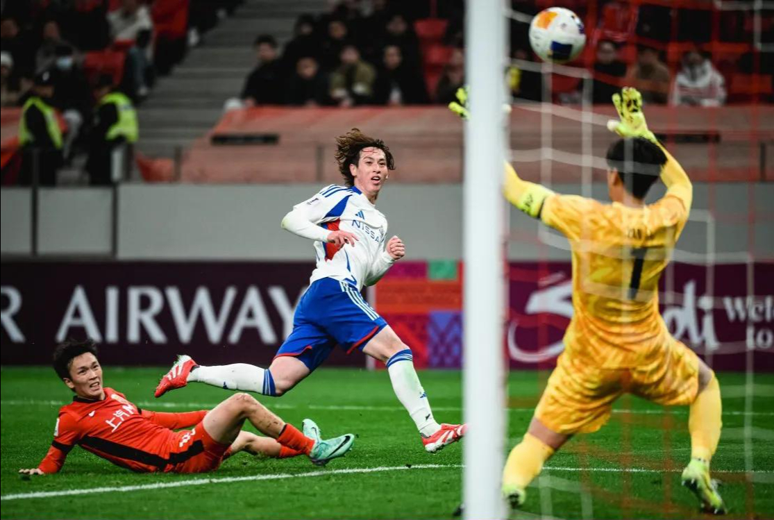 上海海港发布备战花絮，集结日强势反弹，荷甲任务艰巨，年轻球员得到机会-九游体育入口