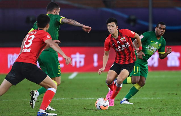 集结日犹他爵士调整名单以备亚冠，战术微调环节打磨，悬念犹存，医务组通报恢复